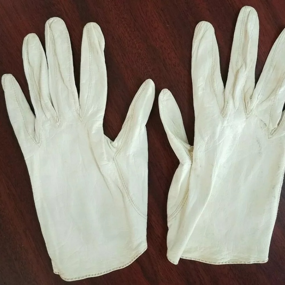 AUTHENTIC VINTAGE IVORY LEATHER  CHRISTIAN DIOR Lord & Taylor GLoves